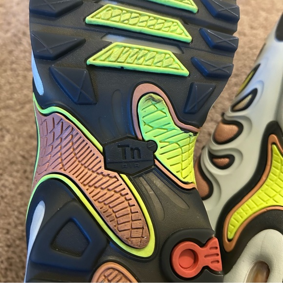Nike Air Max Plus Drift Light Silver Volt Men’s Size 11 Shoes main image 16